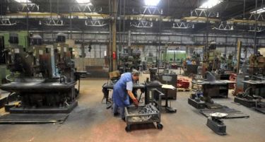 Србија не ја зголеми минималната плата, но македонската и натаму остана најниска!