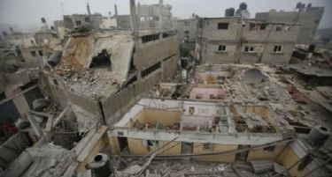 Газа: Седум лица загинаа во бомбадирање на училиште на Обединетите нации