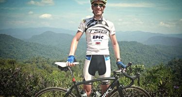 Два пати ја победи смртта: Холандски велосипедист ги избегна двата пада на малезиските авиони