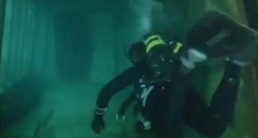 (ВИДЕО) Драматични снимки од внатрешноста на потонатата Коста Конкордија