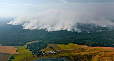 (ВИДЕО) Во Шведска беснее најголемиот пожар во модерната историја