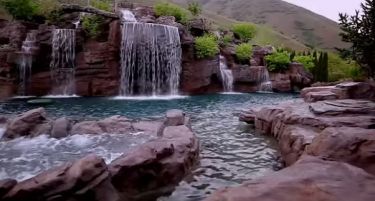 (ВИДЕО) Базен од два милиони долари ќе ве остави без здив!