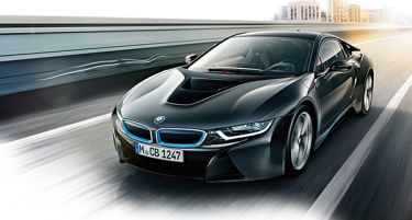 (ВИДЕО) Вака изгледа производство на BMW i8