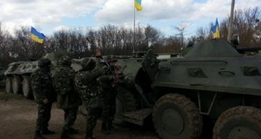 Загинаа 18 војници во Украина