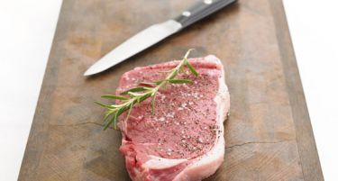 ИНДУСТРИЈАТА КРВАРИ: Драматичен пад на продажбата на сувомесни производи!