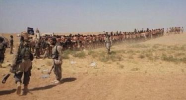 (ВИДЕО) ИДИЛ егзекутира 250 сириски војници