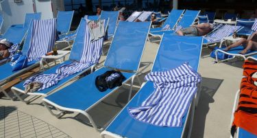 (ВИДЕО) Чудна „војна“ на Британците и Германците во Шпанија – кој е полош?