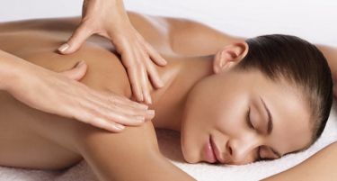 Чудесна точка на раката: Со нејзина масажа се ослободуваме од главоболка, болка во рамењата и стрес!