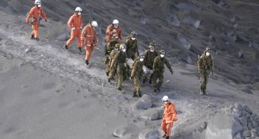 (ФОТО) ЈАПОНИЈА: Проработе вулкан, во смрт однесе 30 планинари!