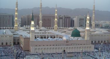 КОНТРОВЕРЗЕН ПЛАН: Сакаат да го преместат телото на Мухамед, а џамијата да ја урнат!