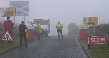 (ВИДЕО) Шкотска вежба независност: Постави пасошка контрола на границата со Англија!