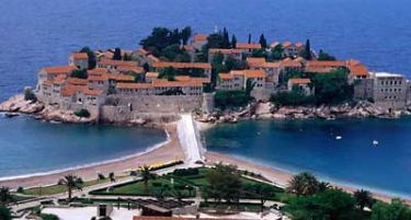 Цените на недвижности во Црна Гора паѓаат, но побарувачката расте