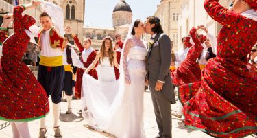 СРАМ: Милионери организираа свадба на годината во Дубровник и останаа должни!