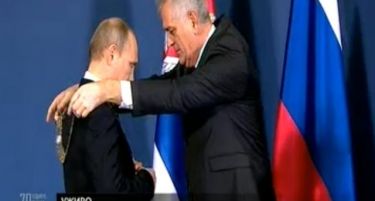 Николиќ на Путин: Брате Владимире, на иста сме страна!