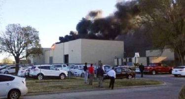 (ВИДЕО) Авион удри во аеродромска зграда, четворица мртви!