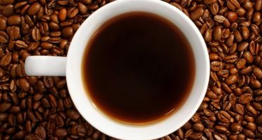 Тешко заспивате после пиење кафе? Пробајте го следново!