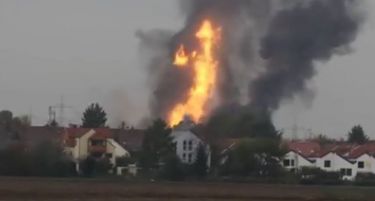 (ВИДЕО) Еден мртов, десет повредени во експлозија на гас во Германија