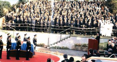 (ВИДЕО) Откриена најголемата тајна на СФРЈ – Ковчег полн со песок!