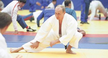 (ВИДЕО) Џудисти од Тасманија: Му нудиме на Путин почесно членство и борба со премиерот на Австралија!