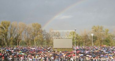 (ВИДЕО) Следете ја воената парада во Белград во живо!