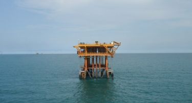 САД го запреа падот на цената на нафтата