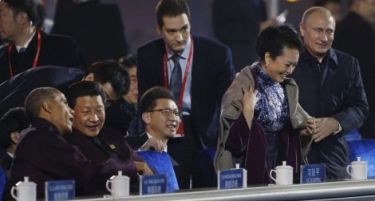 Кинезите не смееја да ја видат оваа фотографија на Путин и кинеската „прва дама“