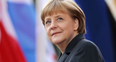 Германците повеќе ја сакаат Ангела Меркел од Анџелина Џоли
