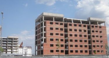 СТАНБЕНИ КРЕДИТИ: Каматите паѓаат, долговите достигнаа 350 милиони евра!