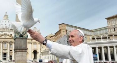 Ватикан се отвора за жени и лаици!