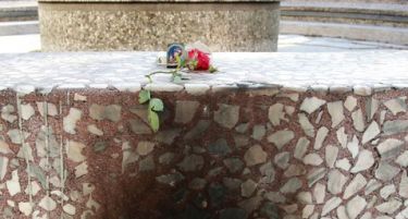 Почина фоторепортерката која се самозапали во Бугарија