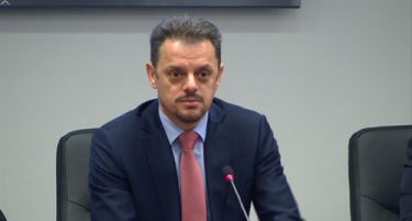 Намалените камати за станбените кредити Ставрески ги објаснува со „Купи куќа, купи стан“