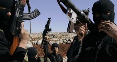 Џихадистите напредуваат: Заземена воена база во Сирија