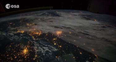 (ВИДЕО) ЗА ЉУБИТЕЛИТЕ НА АСТРОНОМИЈАТА: Поглед на минатата година од вселената!