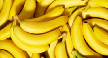 Ефикасно слабеење: Наутро – банана, а во текот на денот пијте топла вода 