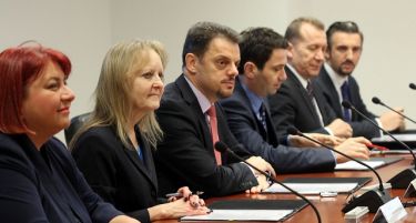 ДОГОВОР СО ЕБОР: Кредит од 305 милиони евра за инфраструктурни проекти