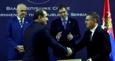 САМИТ ВО БЕЛГРАД: Вучиќ разговарал со Еди Рама