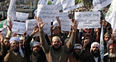 Шарли продолжува да го тресе светот: Протести во престолнината на Нигер поради карикатурите на Мухамед