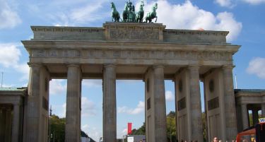 Строги мерки на безбедност во центарот на Берлин за Нова Година