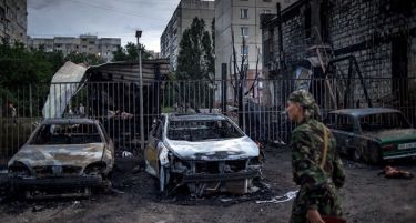 Дожд од проектили врз Донецка, осум загинати