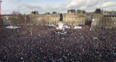 „Француски бакнеж на Барак Обама за разделба“