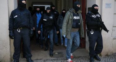 ГОЛЕМА АКЦИЈА ВО ГЕРМАНИЈА: Рации и апсења во исламски келии во Берлин