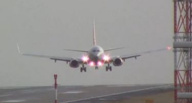 (ВИДЕО) Овој аеродром е кошмар за секој пилот