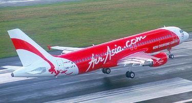 „Ер Азија“: Нуркачите стигнаа до трупот на авионот, пронајдени уште четири тела!