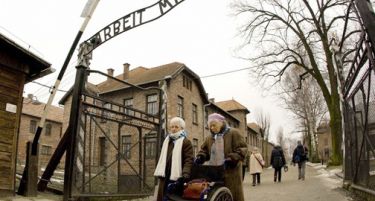 Политичарите ќе молчат во Аушвиц