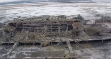 Во рушевини во Доњецк најдени безживотни тела во НАТО униформи!