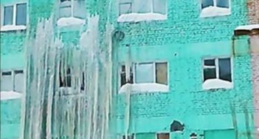 (ВИДЕО-ФОТО) Како во замрзнувач: Руски град стана „санта мраз“!