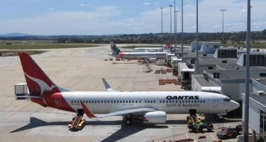 Евакуација на аеродромот во Мелбурн поради закана од бомба