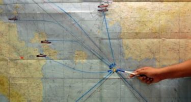 ТАЈНАТА НА ТРАГЕДИЈАТА: Индонезискиот авион експлодирал пред падот?