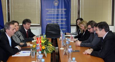 Македонија и Хрватска потпишаа соработка на повеќе полиња