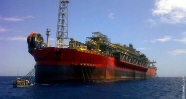 Експлозија во нафтена платформа во Бразил